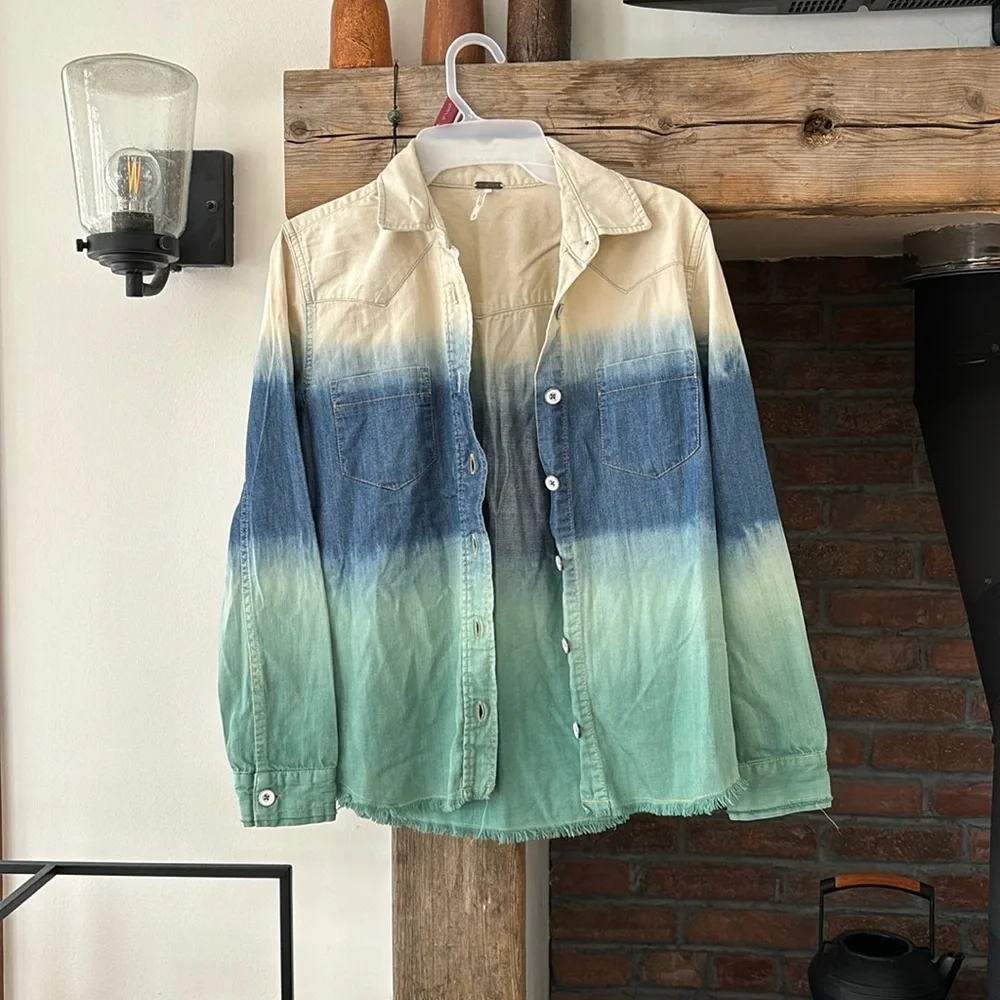Free People Women’s Ombre Cream Blue Green Frayed Hem Denim Button Down Shirt XS - Picture 1 of 8